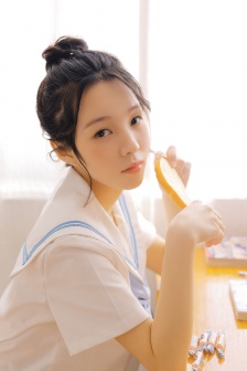 妈妈蕾丝打底衫